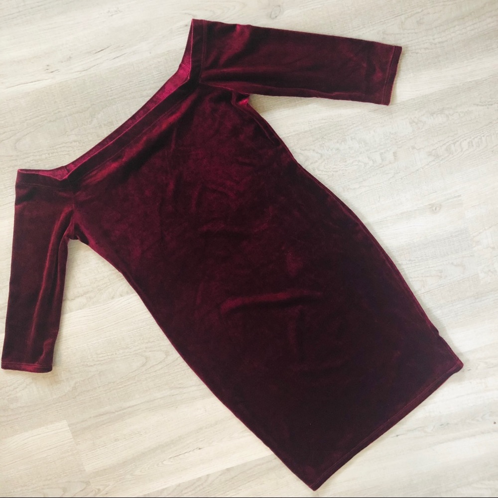 Forever 21 Off-Shoulder Velvet Bodycon Dress